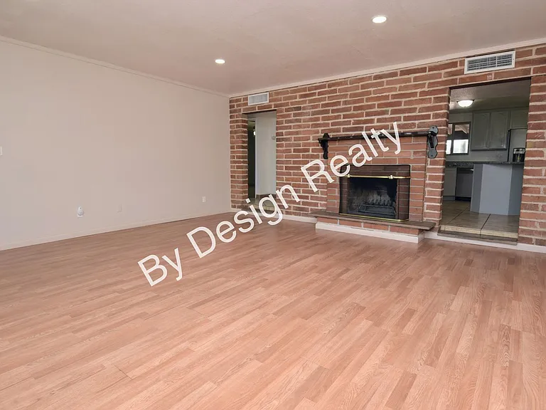 361 E Calle Arizona — Photo 7