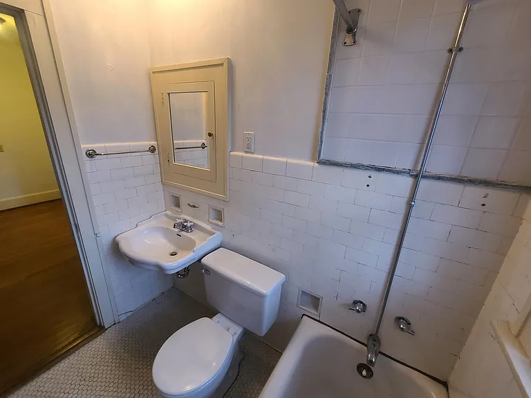4814 Woodland Ave — Photo 15