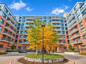 11611 Yonge St