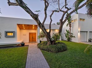 7001 SW 57th St, Miami, FL 33143