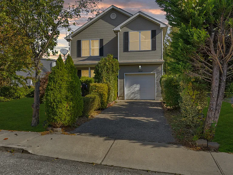 506 Fisher Pl — Photo 17