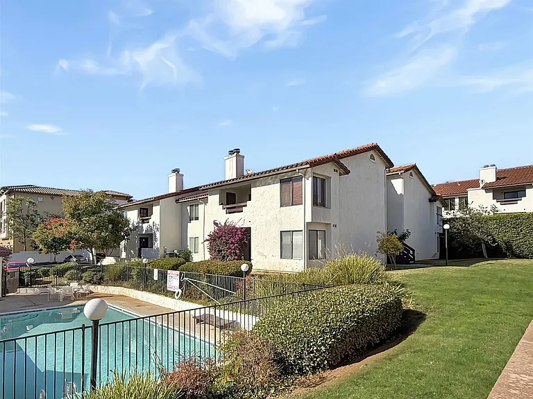 2425 Cranston Dr — Photo 17