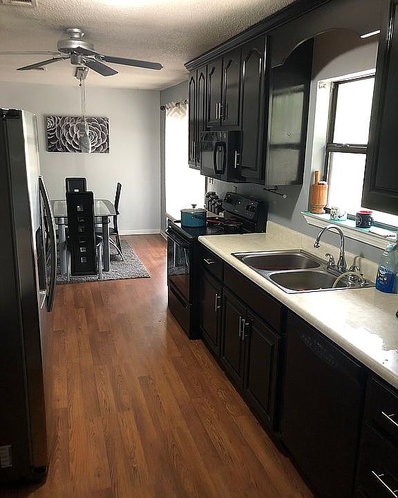 2nd image of 3514 Woodcrest St