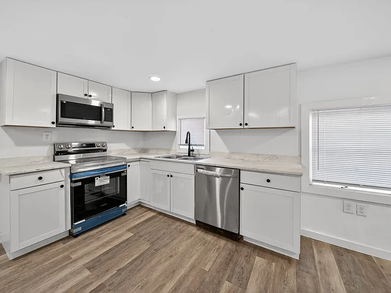 4205 Carroll Ave — Photo 22