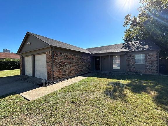 2nd image of 3724 Staghorn Cir S