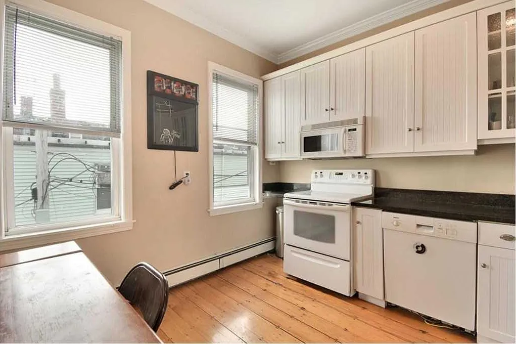 4 bed, 1.5 bath, $5,200 — Photo 4