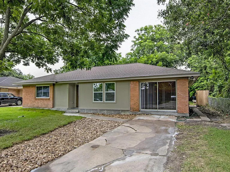 6225 Indigo St — Photo 2