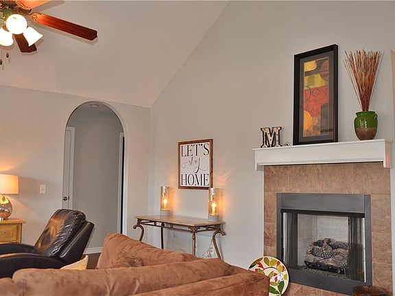 5th image of 2439 Heather Lynn Ln