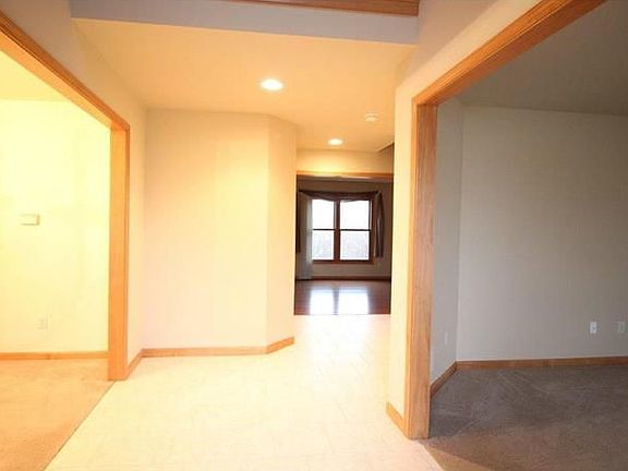 3rd image of 14664 Prairie Lake Dr