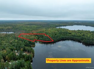 Leatherleaf Ln, Marquette, MI 49855