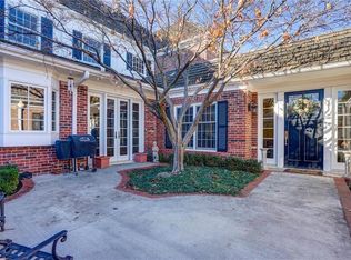 20 Compton Ct, Prairie Village, KS 66208