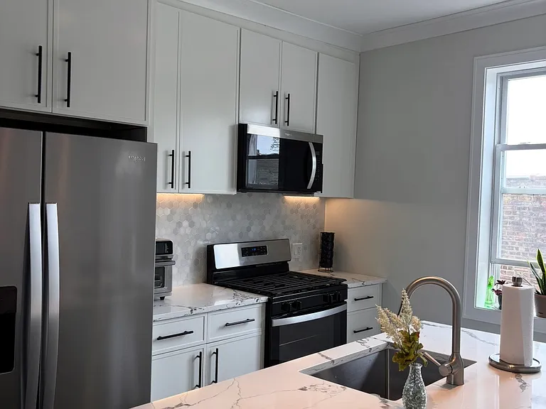 2501 S Lawndale Ave #1R — Photo 1