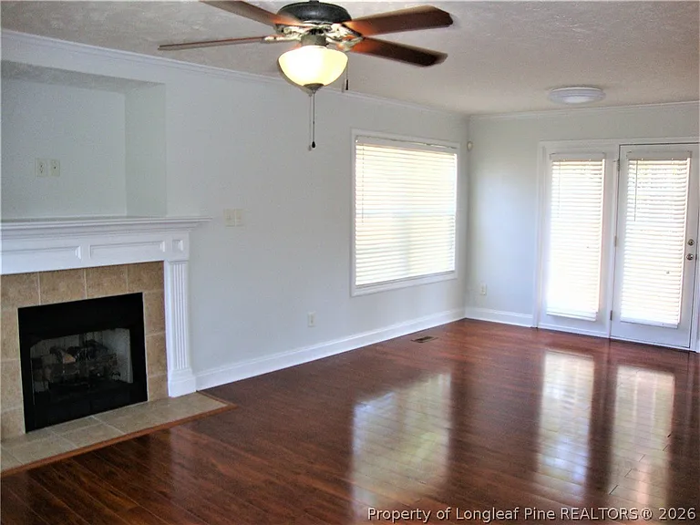 1607 Silver Ridge Ct — Photo 2