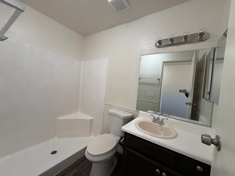 455 Ash St — Photo 14