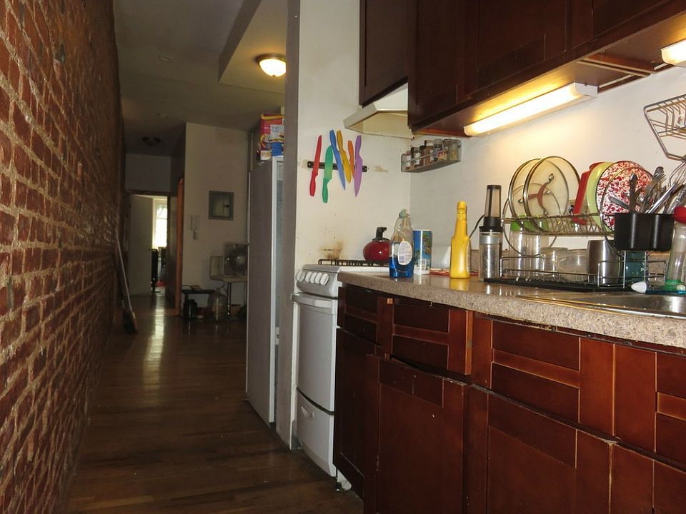 1st image of 789 Park Pl
