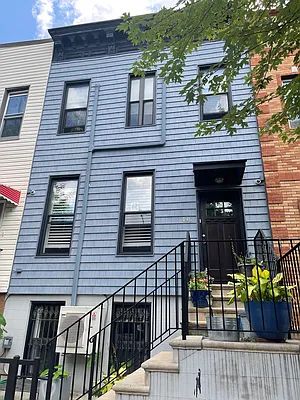 Rented by MySpaceNYC | media 22