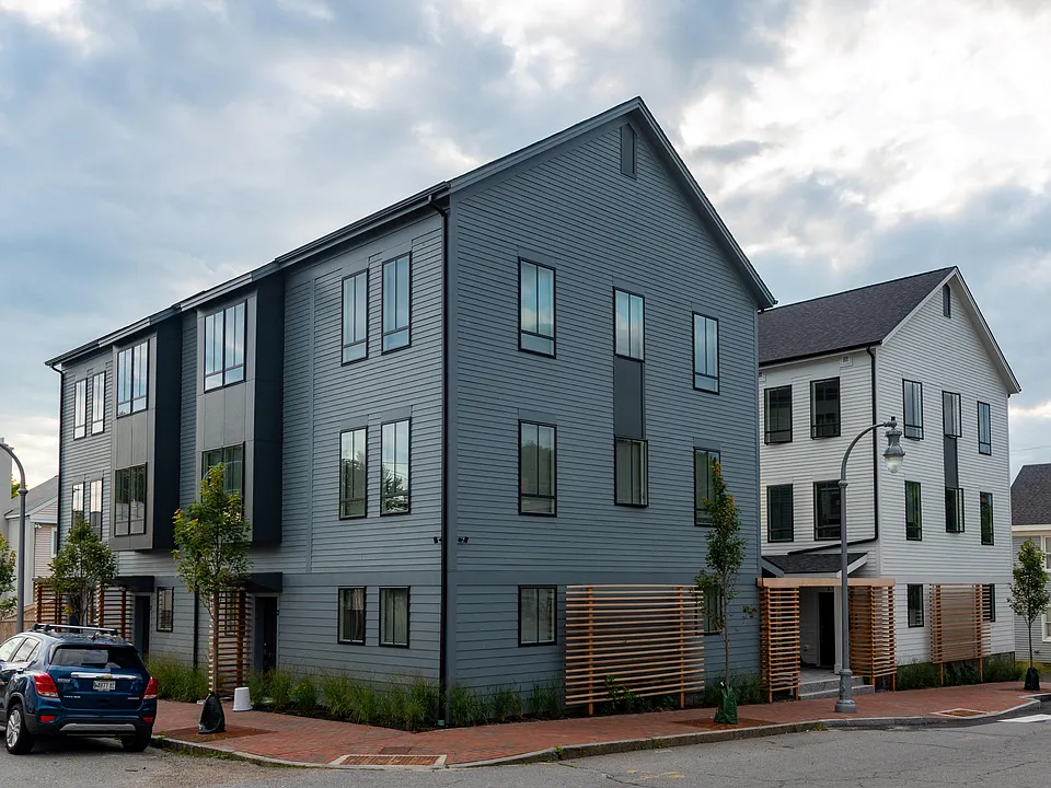 Redfern Mews East Bayside