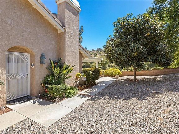 3rd image of 4233 Los Padres Dr