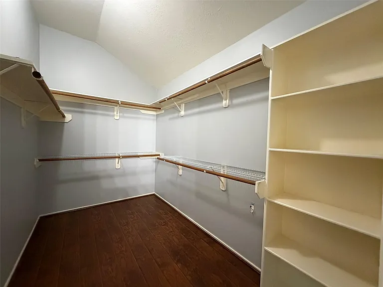 9803 Hallmark Ln — Photo 13