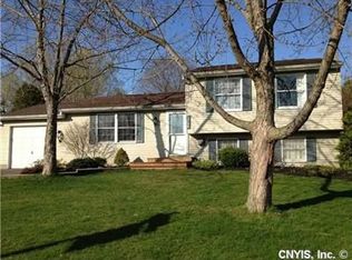 3686 Gardenia Dr, Baldwinsville, NY 13027