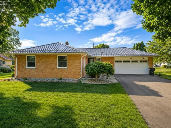 60 Beechwood Dr, Tiffin, OH 44883