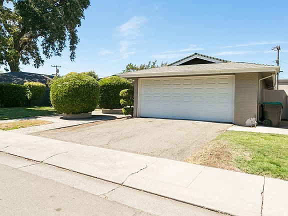 2nd image of 7745 Coral Ln