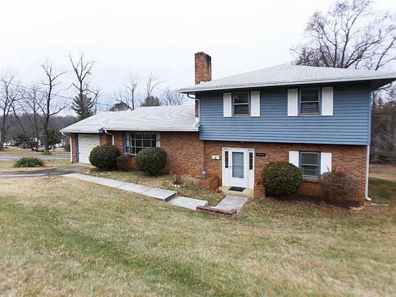 2nd image of 4825 Carver St