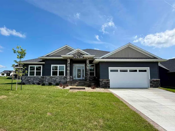 1210 Osage Ln, North Liberty, IA 52317