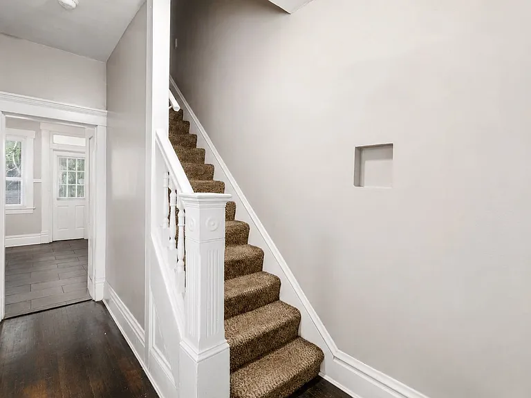 24 E Blake Ave — Photo 2