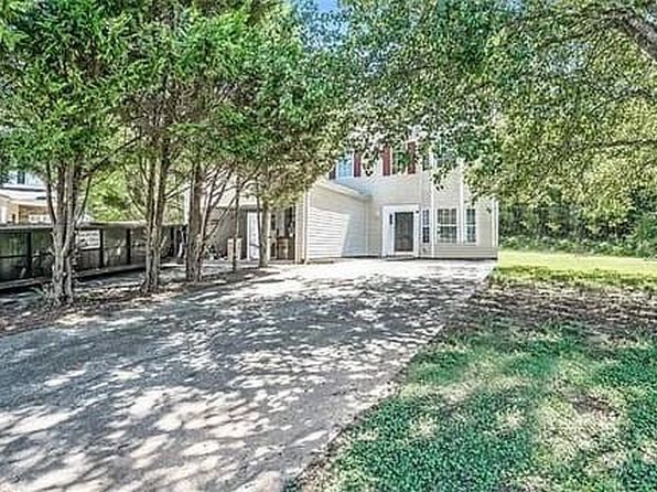 52 Hampton Dr