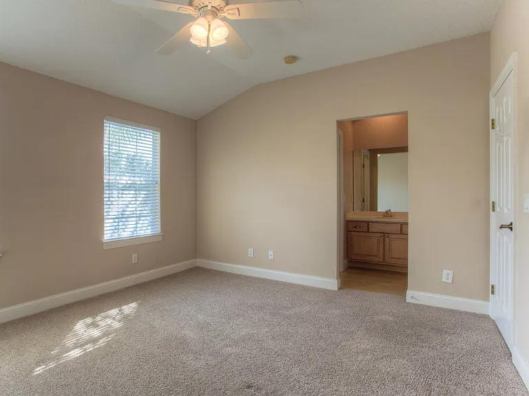 204 Aberdeen Pond Dr — Photo 18