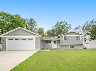 23987 Findley Rd, Sturgis, MI 49091