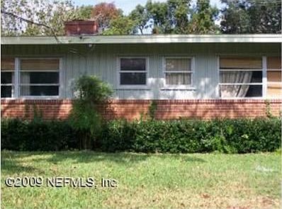 2nd image of 2139 Sweet Briar Ln