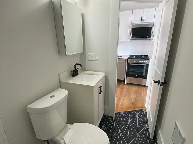 152 Salem St #3 — Photo 2