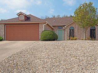 650 Oak Hollow Dr, Kerrville, TX 78028