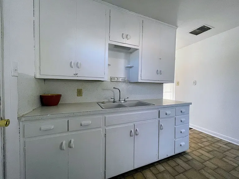 3702 Beaumont Ave — Photo 11