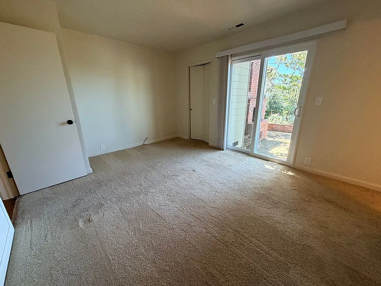 960 Forest Ave — Photo 20