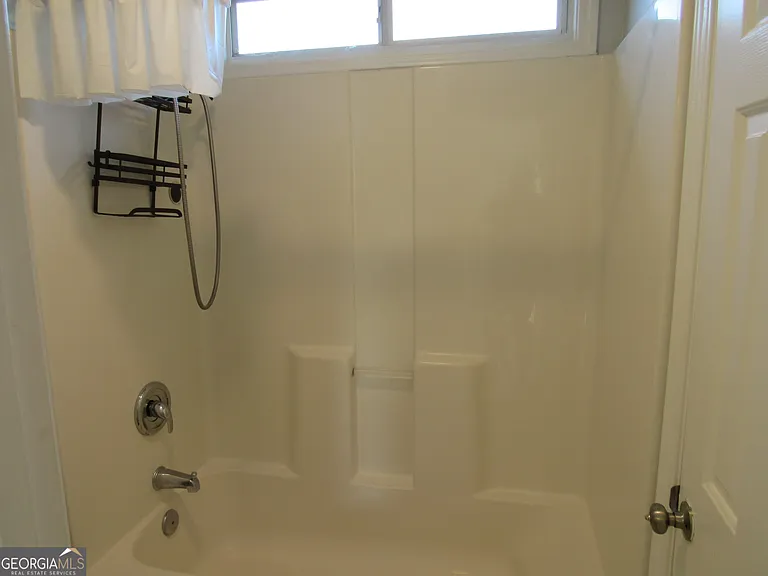 305 Sunderland Cir — Photo 33