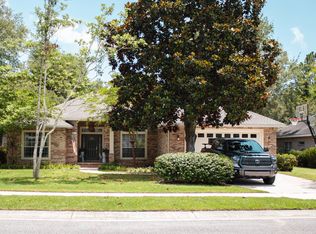 807 Coldwater Creek Cir, Niceville, FL 32578