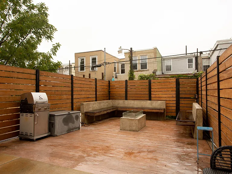 2404 E Cumberland St — Photo 39