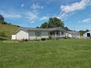 834 Rayburn Rd, Point Pleasant, WV 25550