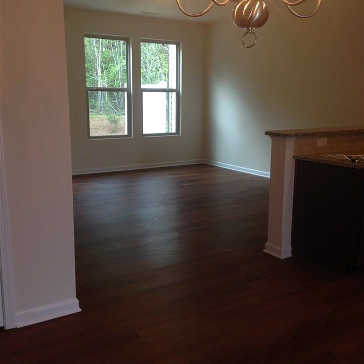 2nd image of 49 Holly Berry Ln