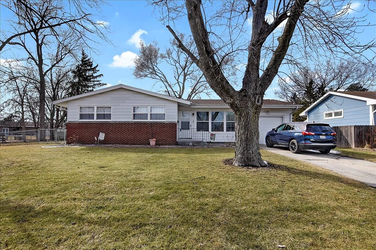 1504 Marcia Dr photo 1