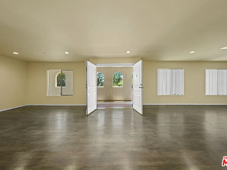 6815 Baird Ave #5 — Photo 11