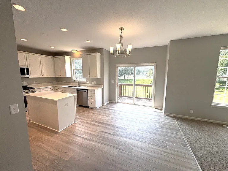 1527 Somerfield Dr — Photo 11
