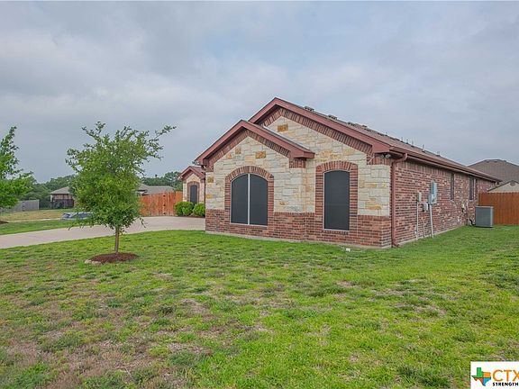 3rd image of 5613 Turquoise Dr