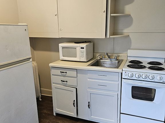4th image of 406 E Birch Ave #1