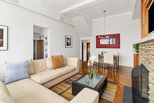 Sold by Sotheby's International Realty | media 21