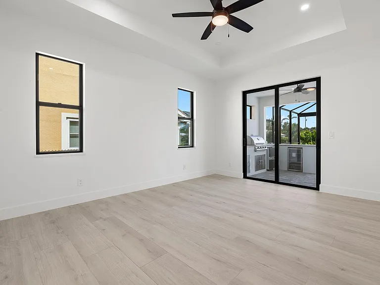 2107 SW 39th St — Photo 39