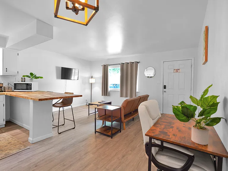 406 Edgar St #4 — Photo 9
